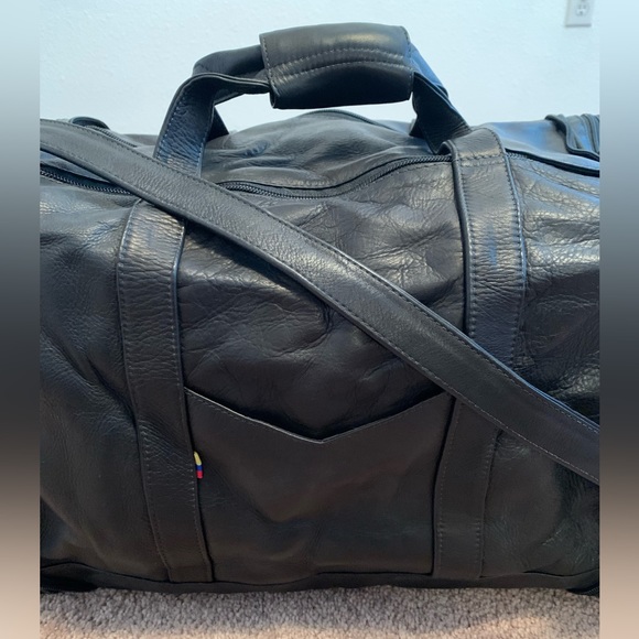Vintage Convertible Leather Duffle / Messenger Bag | Made in Columbia - Picture 3 of 15